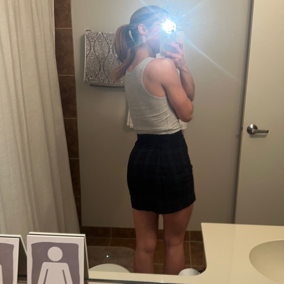 H&M Plaid Skirt - Picture 4 of 5